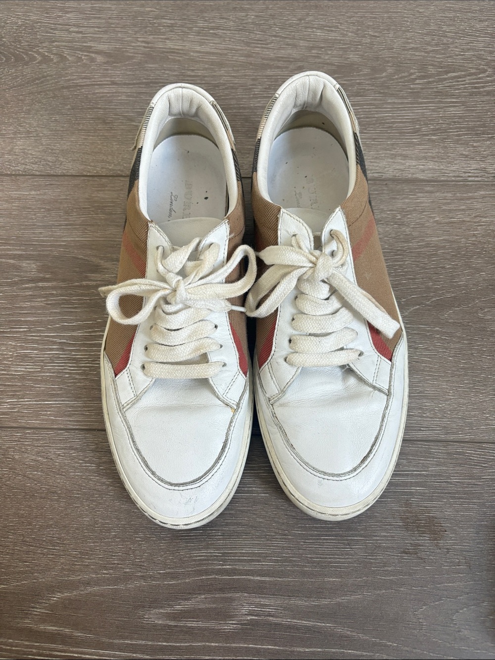 Burberry White, Tan and Red Low-Top Lace-Up Sneakers